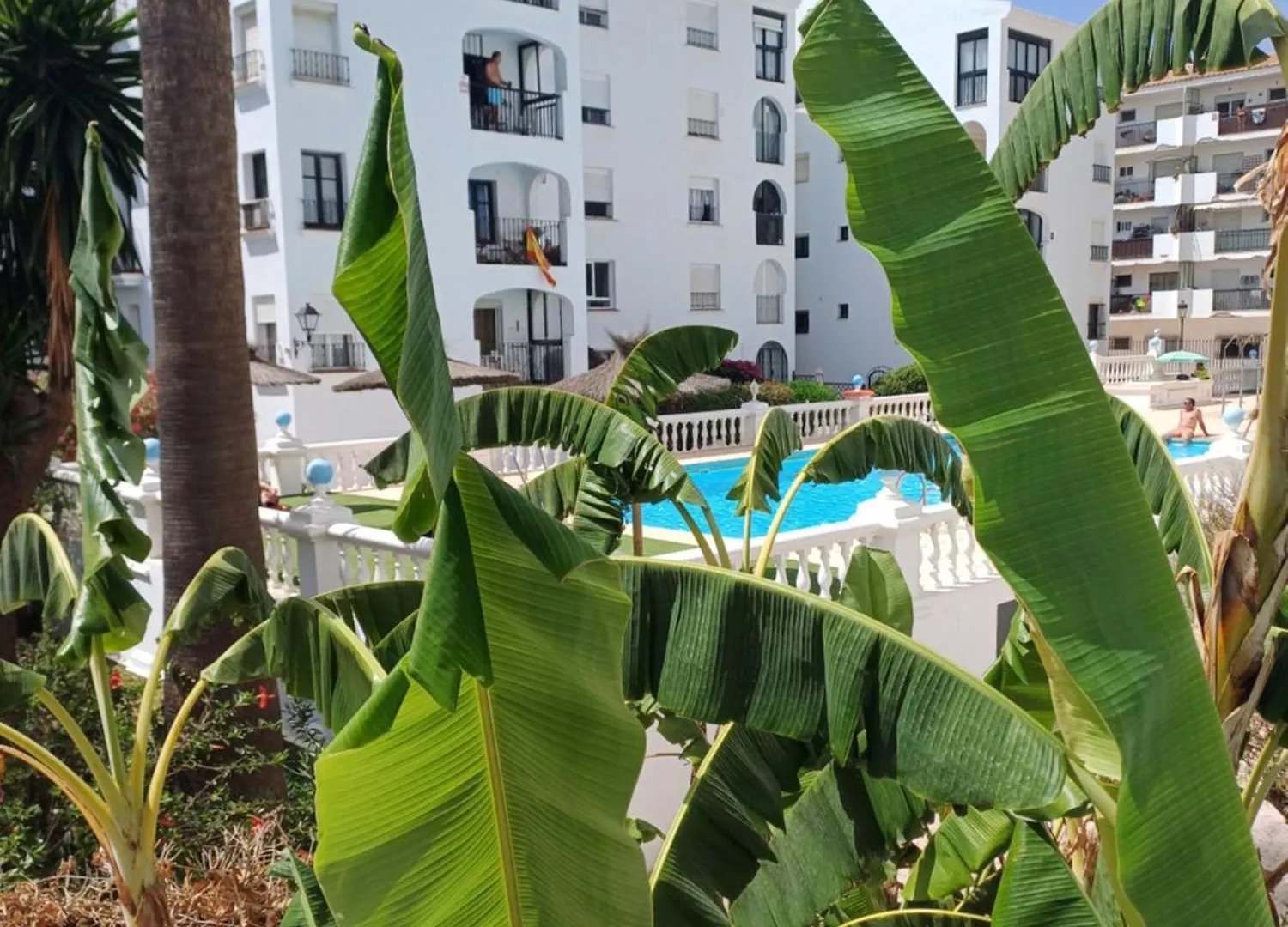 Beautiful Beachfront Newly Renovated 2 Bedroom Apartment With Swimming Pool And Garden San Luis de Sabinillas