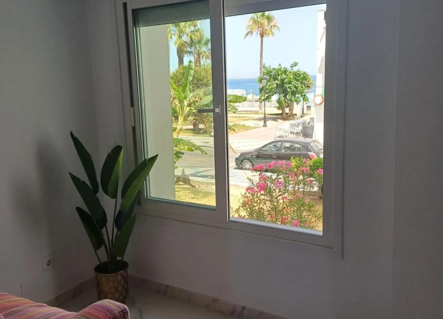 Beautiful Beachfront Newly Renovated 2 Bedroom Apartment With Swimming Pool And Garden 圣路易斯·德·萨比尼尔 0*,  西班牙