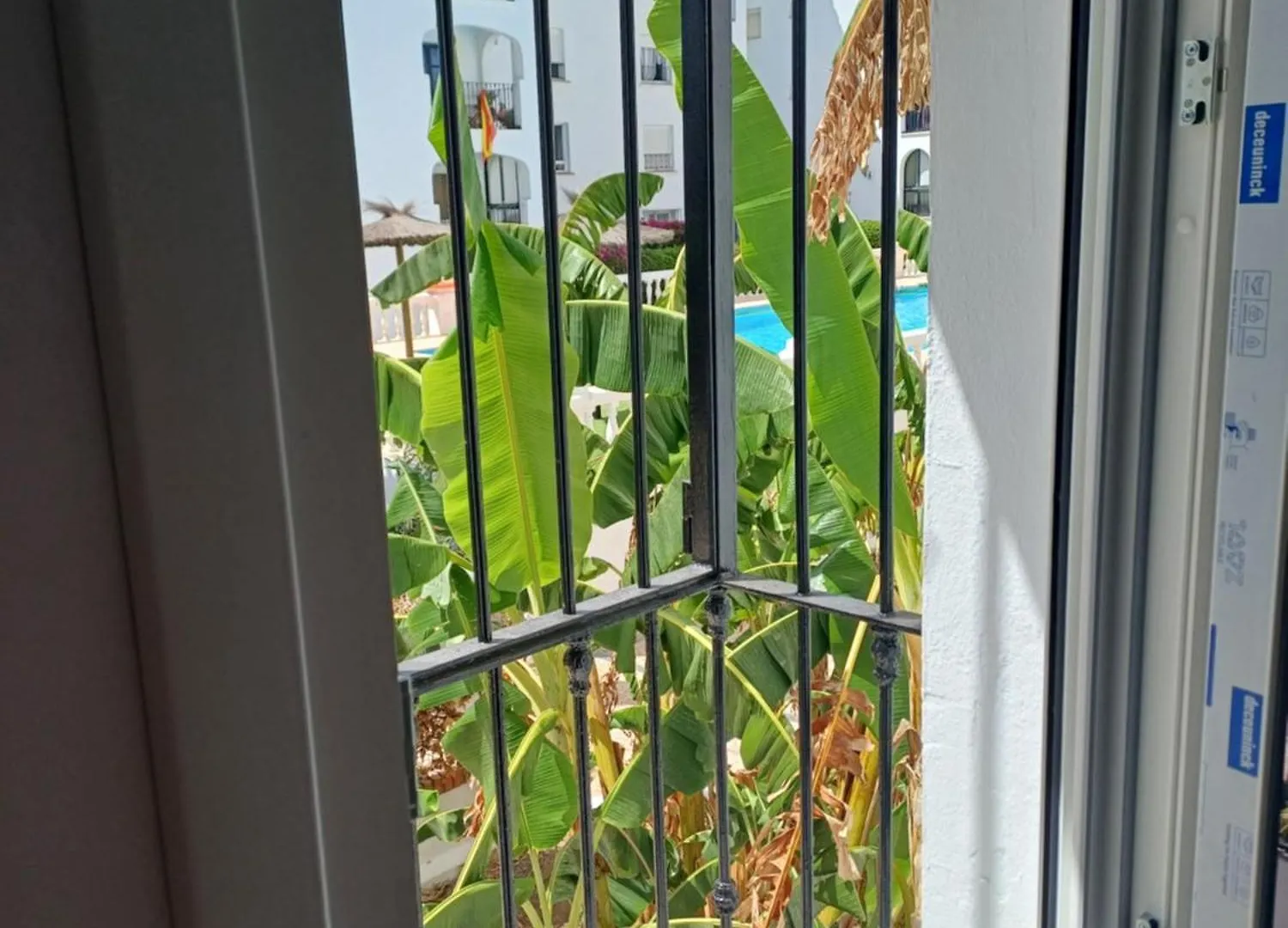 Beautiful Beachfront Newly Renovated 2 Bedroom Apartment With Swimming Pool And Garden 圣路易斯·德·萨比尼尔